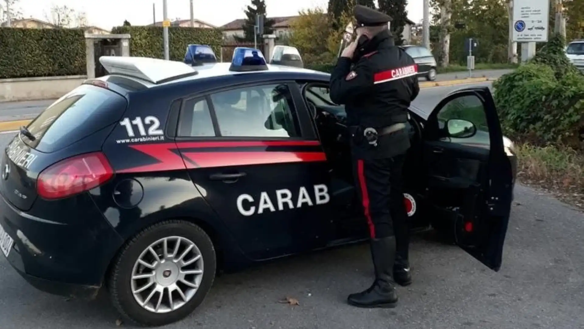 Ubriaco e senza patente, alla guida di un’auto rubata: isernino fermato a Scauri